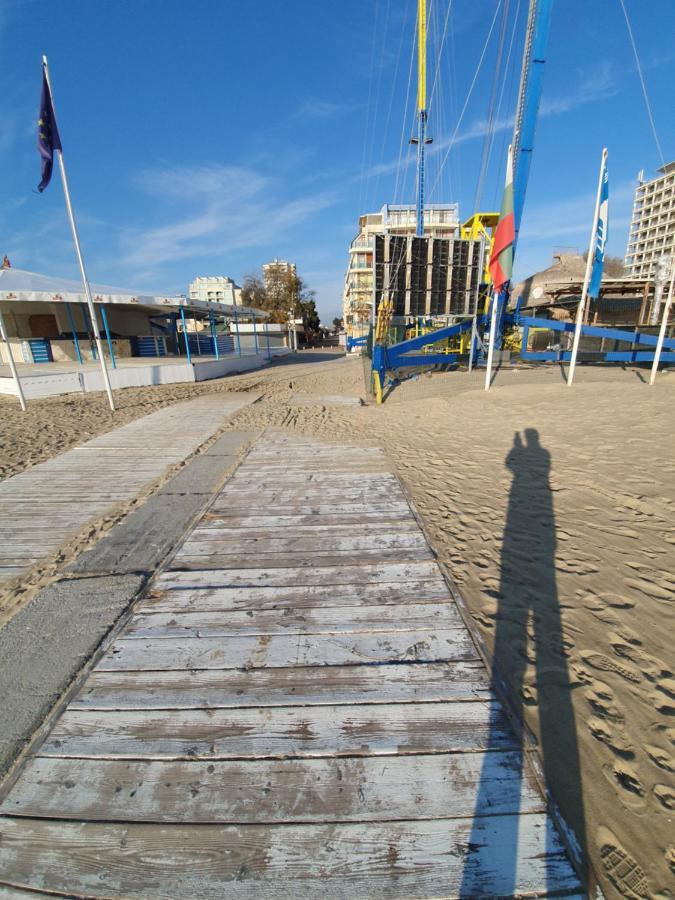 Apartment Ashton Hall - Sonnenstrand - Ost Slăntjev Brjag Exteriör bild