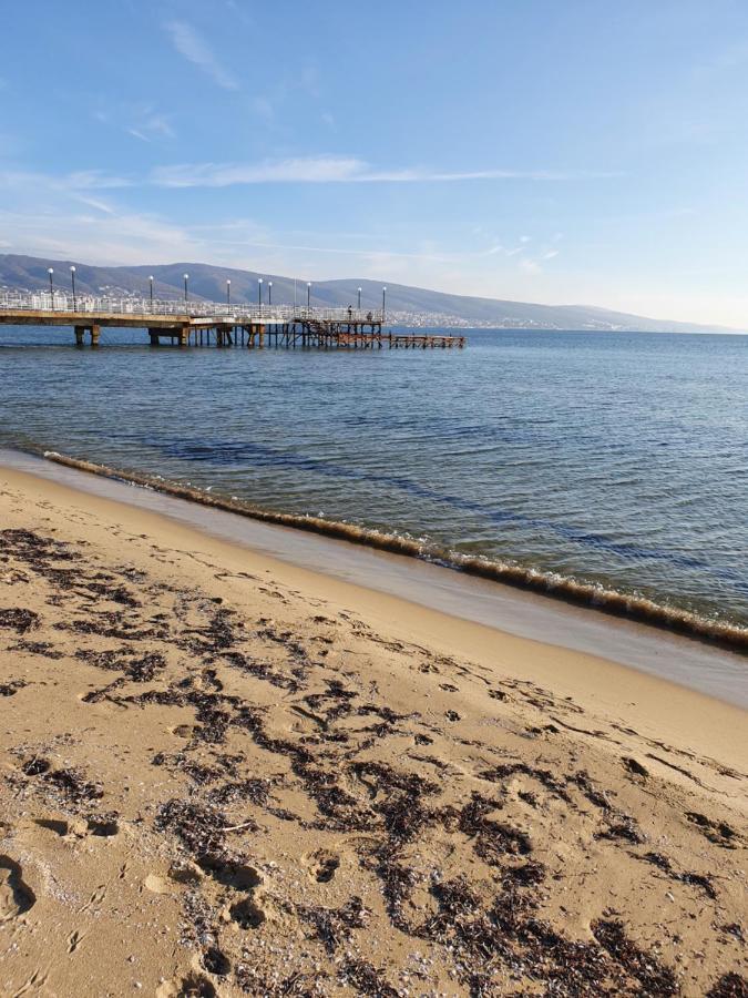 Apartment Ashton Hall - Sonnenstrand - Ost Slăntjev Brjag Exteriör bild