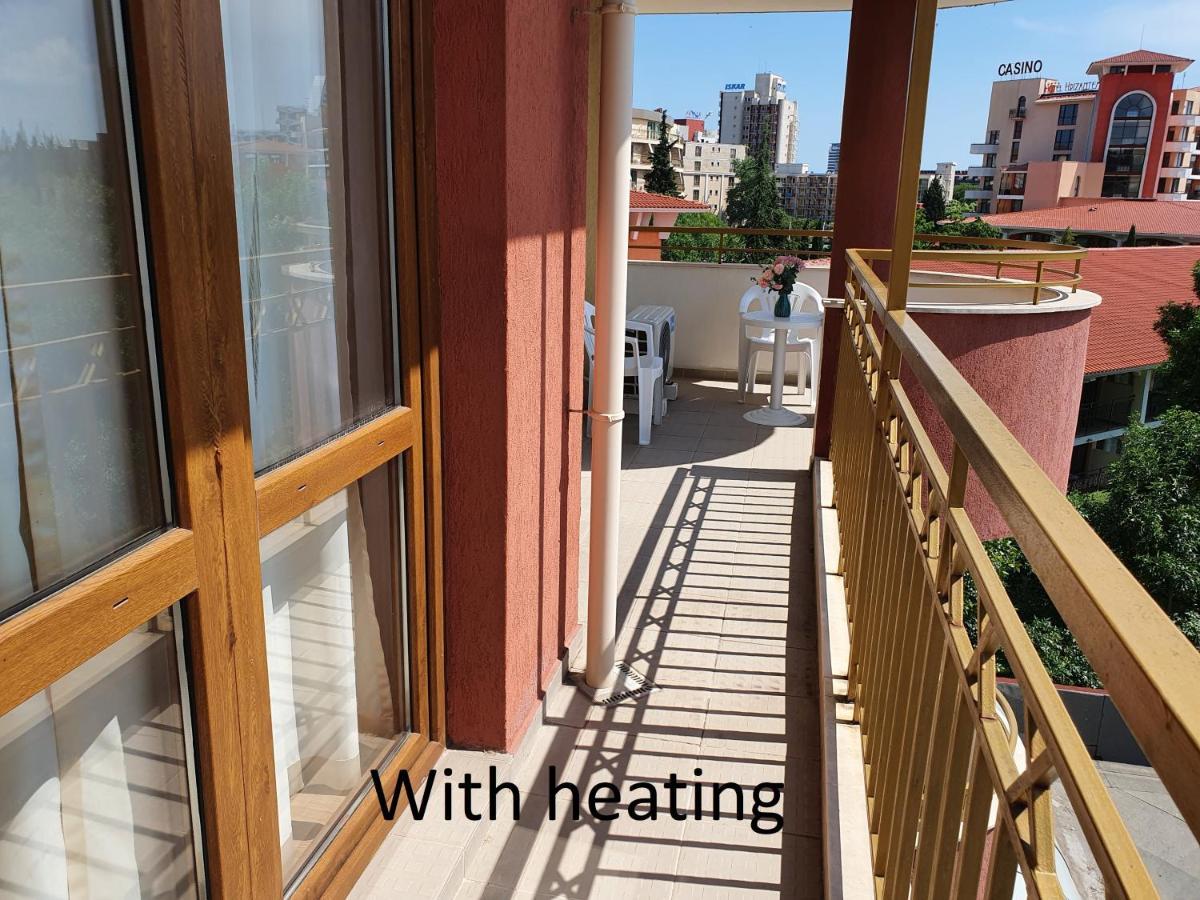 Apartment Ashton Hall - Sonnenstrand - Ost Slăntjev Brjag Exteriör bild