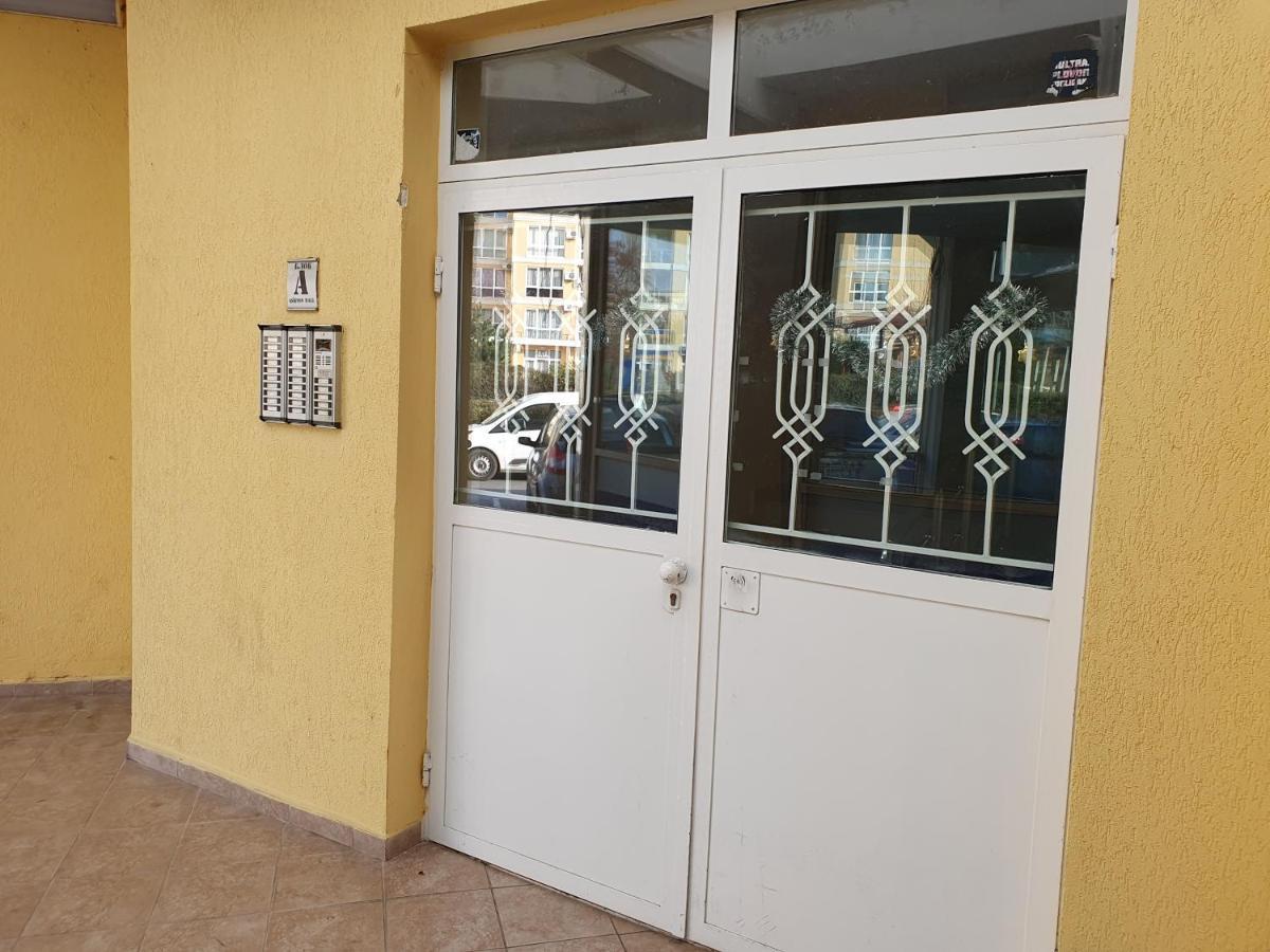 Apartment Ashton Hall - Sonnenstrand - Ost Slăntjev Brjag Exteriör bild