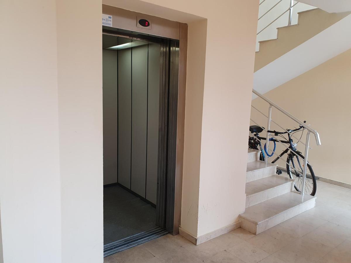 Apartment Ashton Hall - Sonnenstrand - Ost Slăntjev Brjag Exteriör bild
