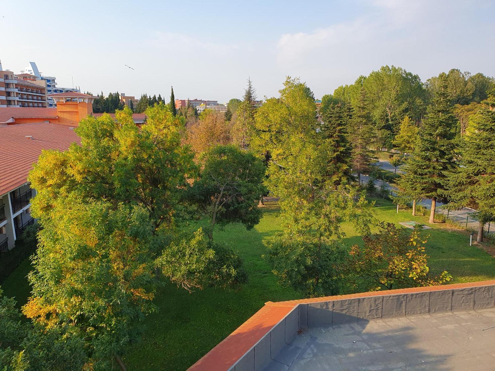 Apartment Ashton Hall - Sonnenstrand - Ost Slăntjev Brjag Exteriör bild